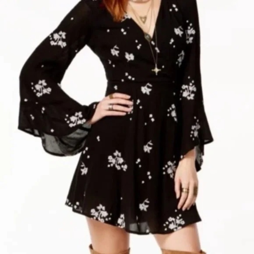 Free People Jasmine Mini Dress 4 Black Embroidered Floral Bohemian Fest Witchy